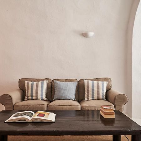 2 Bedroom Charming Villa With Outdoors Jacuzzi Megalochori (Santorini) Exterior foto