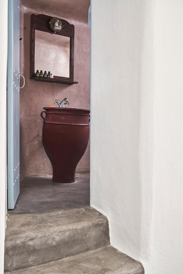 2 Bedroom Charming Villa With Outdoors Jacuzzi Megalochori (Santorini) Exterior foto