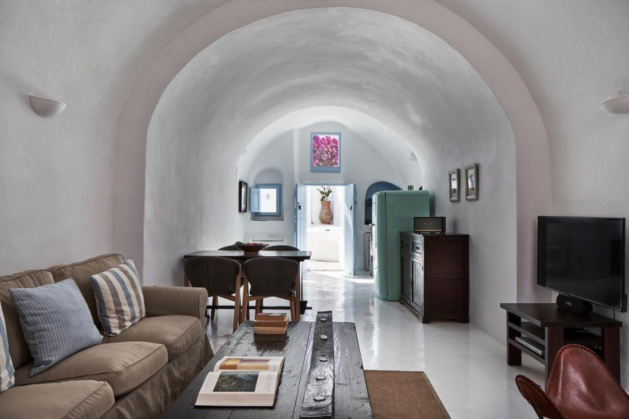 2 Bedroom Charming Villa With Outdoors Jacuzzi Megalochori (Santorini) Exterior foto
