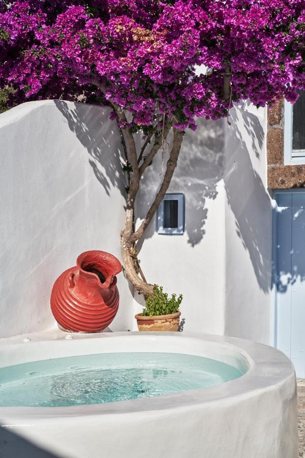 2 Bedroom Charming Villa With Outdoors Jacuzzi Megalochori (Santorini) Exterior foto