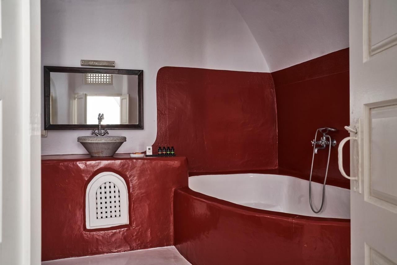 2 Bedroom Charming Villa With Outdoors Jacuzzi Megalochori (Santorini) Exterior foto